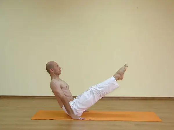Salamba Navasana A
