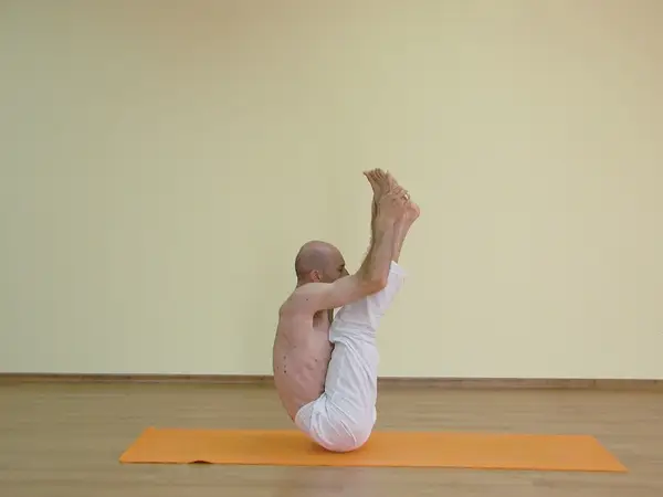 Urdhva Mukha Paschimottanasana