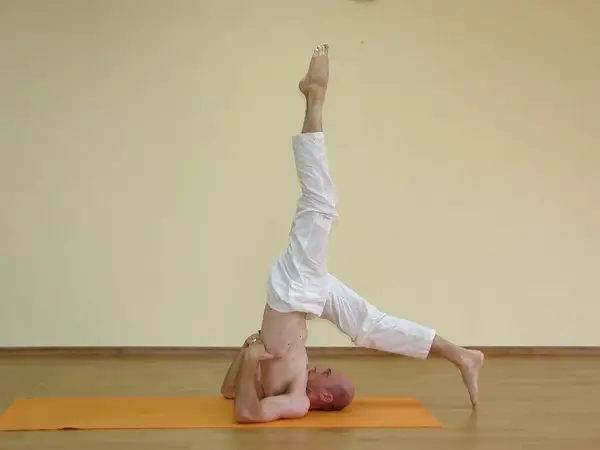 Eka Pada Sarvangasana