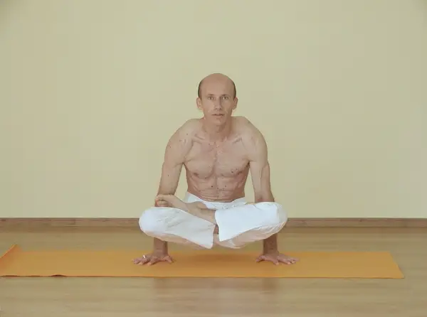 Tolasana
