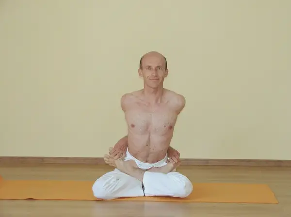 Baddha Padmasana