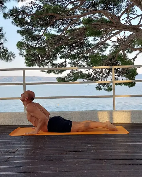 38. Bhujangasana (udah)
