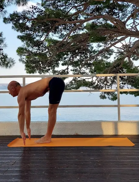 40. Ardha Uttanasana (udah)