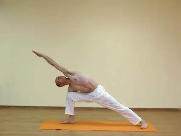 Utthita Parshvakonasana A