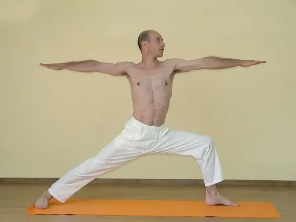 Virabhadrasana B