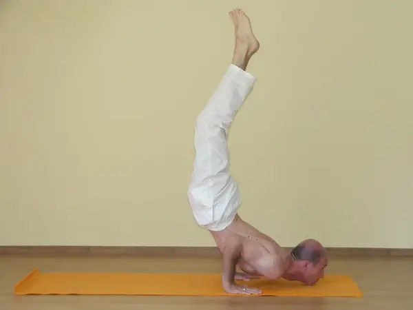 Uttana Shalabhasana